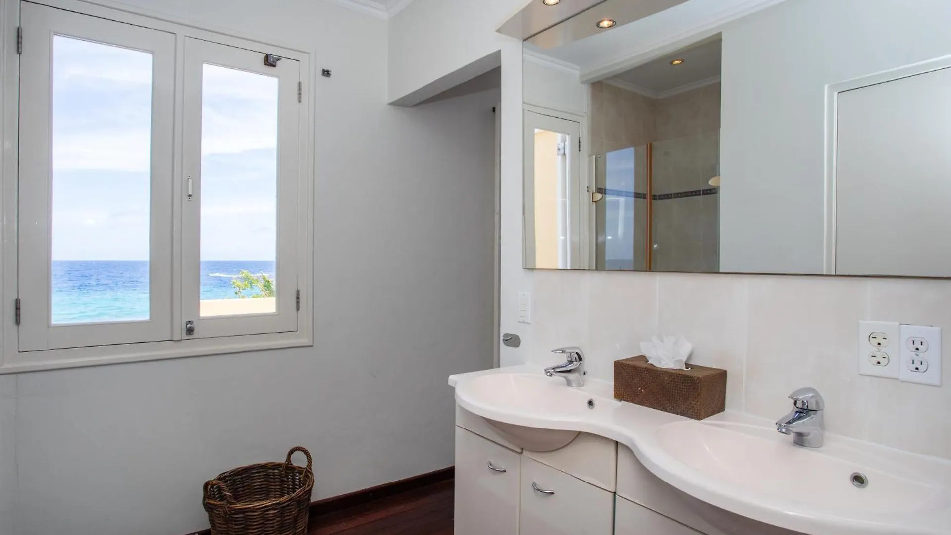 Atlantis Beach House Willemstad Curacao